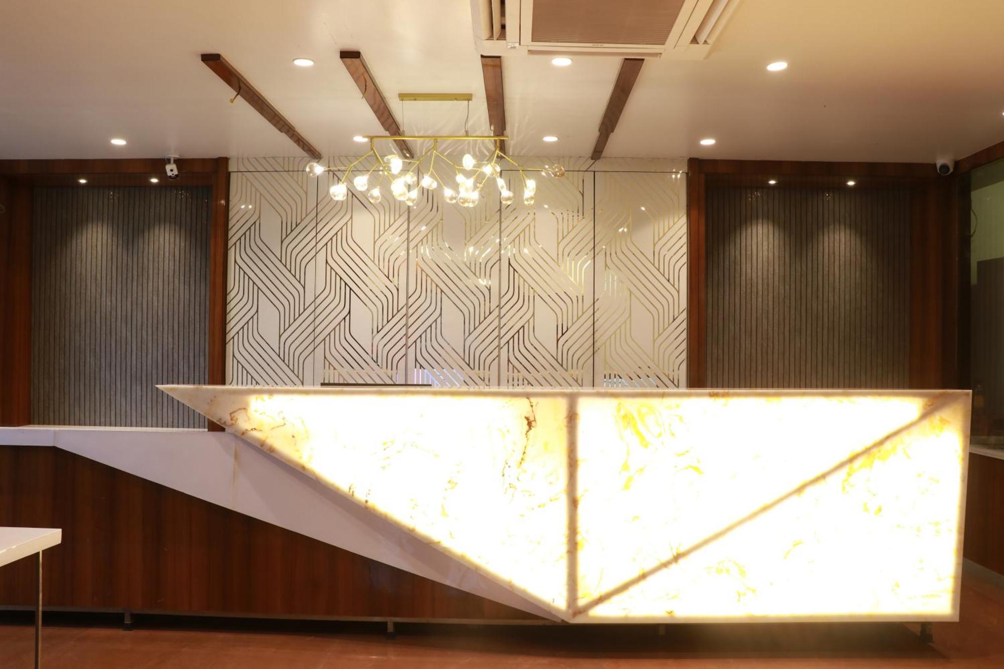 Hotel Yash Executive Aurangábád Kültér fotó